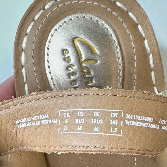 CLARKS Artisan Tustin Spears Metallic Leather Comfy Strappy Sandals Size 8.5 - Picture 5 of 17